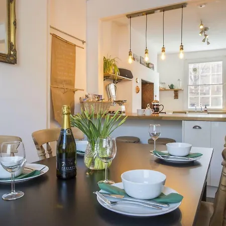 The Tansy House On Queen Street *
