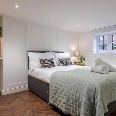 The Tansy House On Queen Street *