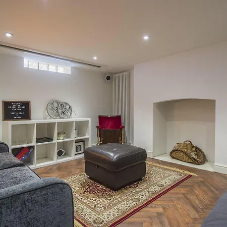 The Tansy House On Queen Street Holiday home *