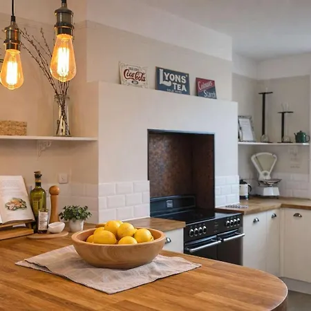 The Tansy House On Queen Street *