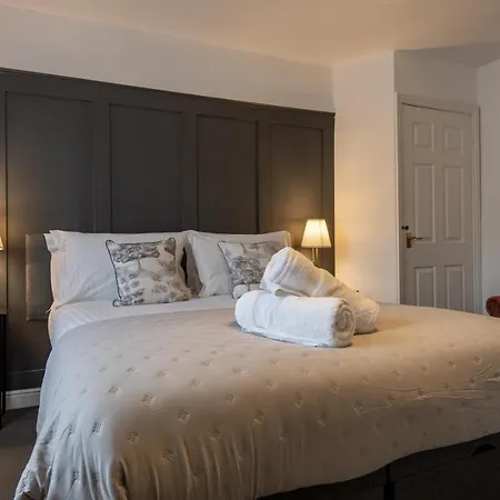 The Tansy House On Queen Street Apartment