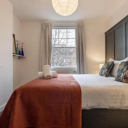 The Tansy House On Queen Street * York