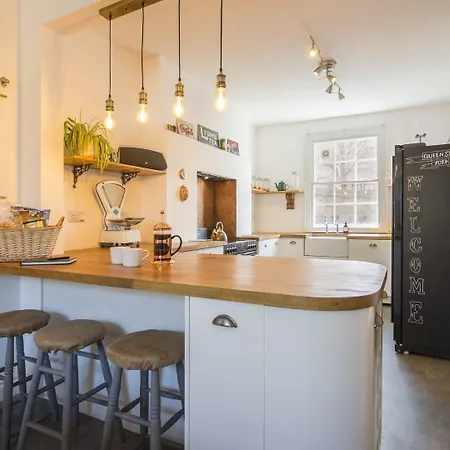 The Tansy House On Queen Street