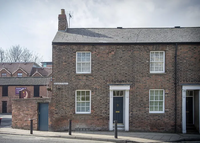 The Tansy House On Queen Street *